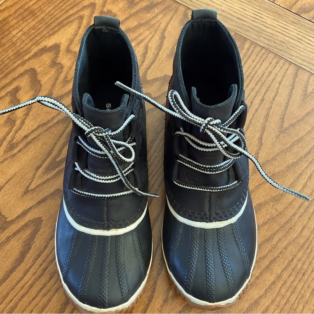 Sorel ‘Out N About’ Lace-Up Waterproof Ankle Winter Booties, Sz 7